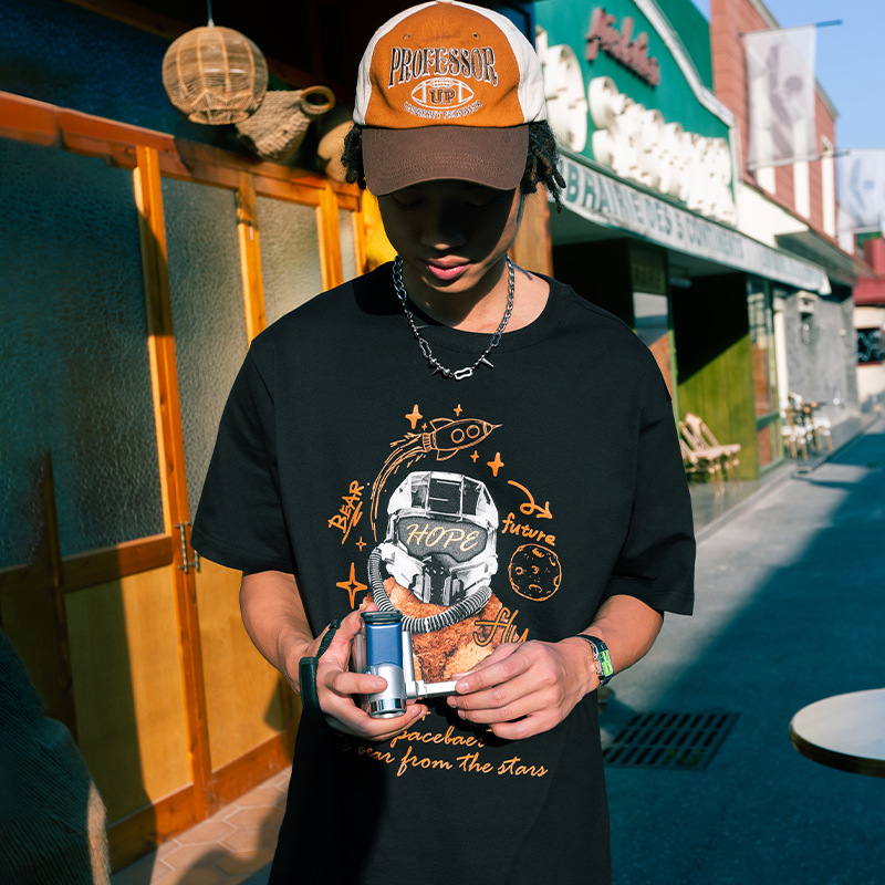 futuristic interstellar bear print T-shirt 2516S23