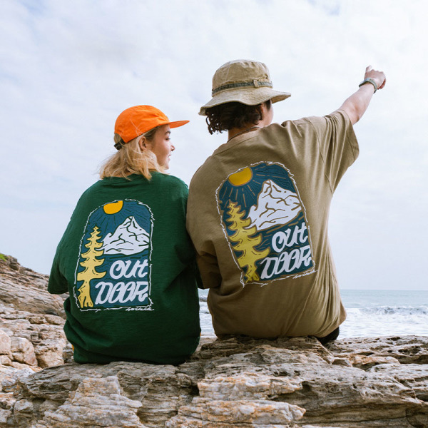 Mountain series figure stand up starched printed T-shirt 2447S23