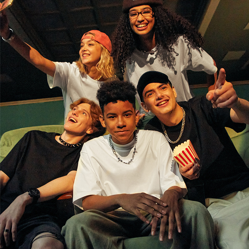 Black and white solid color T-shirt 7